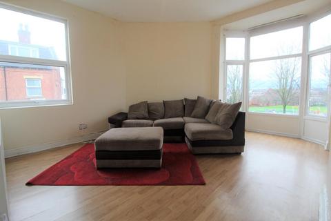 3 bedroom house to rent, Conway Drive, Leeds, LS8