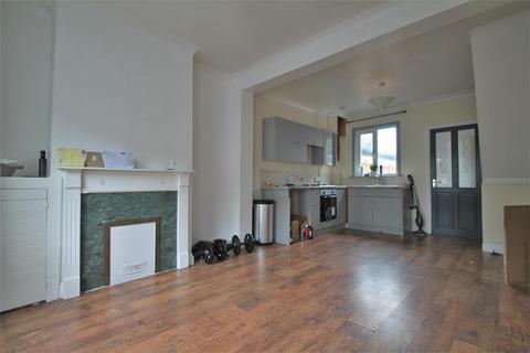 2 bedroom terraced house to rent, Milton Road, Swanscombe