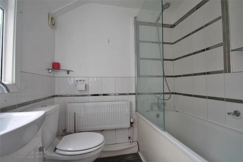 2 bedroom terraced house to rent, Milton Road, Swanscombe