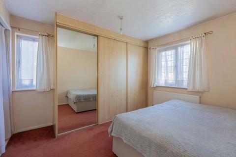 10 Rockall Court, Slough, SL3 8EZ
