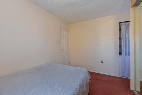 10 Rockall Court, Slough, SL3 8EZ