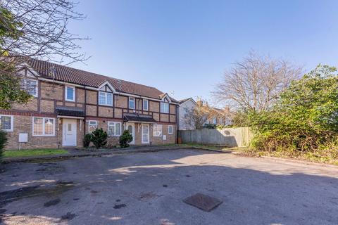 10 Rockall Court, Slough, SL3 8EZ