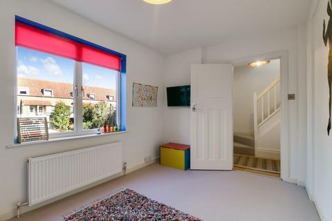 98 Beauchamp Road, West Molesey, KT8 2PH