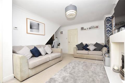 3 bedroom semi-detached house for sale, Blackgates Drive, Tingley, Wakefield, West Yorkshire