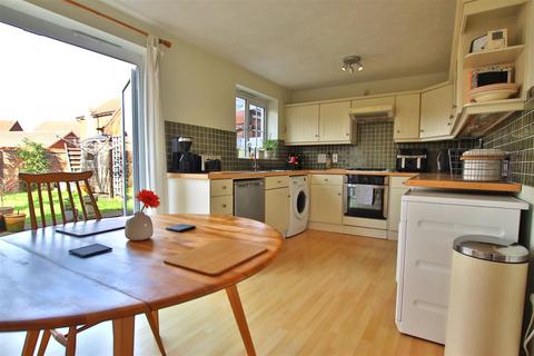 3 bedroom detached house for sale, Clifford Avenue, Walton Cardiff, Tewkesbury