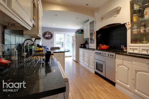 4 bedroom semi-detached house for sale, NW9