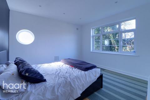 52 Riverside Gardens, Wembley, HA0 1JG