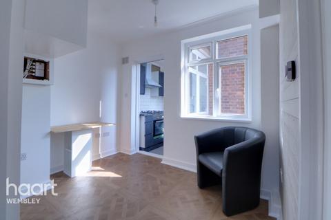 52 Riverside Gardens, Wembley, HA0 1JG
