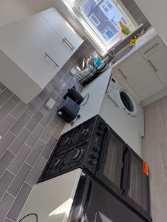 3 bedroom flat to rent, Watword Way, London NW4