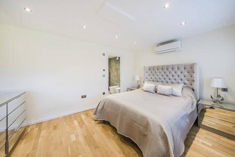 24 Peal Gardens, London, W13 0BA