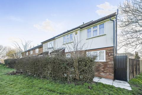 24 Peal Gardens, London, W13 0BA