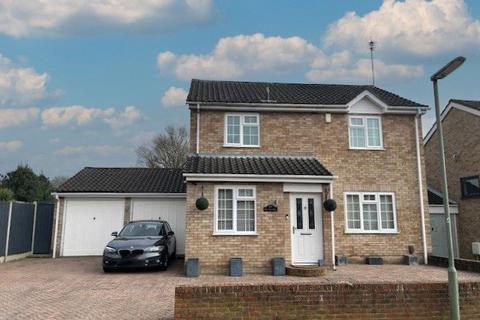 3 bedroom detached house for sale, Verran Road, Surrey GU15