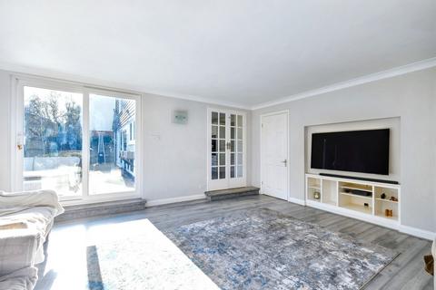 10 Colvin Chase, Galleywood, Chelmsford, CM2 8QQ
