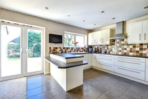 10 Colvin Chase, Galleywood, Chelmsford, CM2 8QQ
