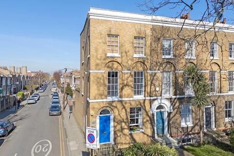 Bow Road, Bow E3