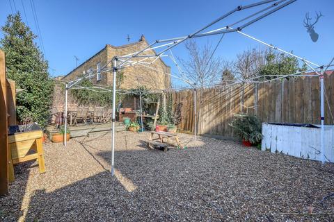 1 bedroom flat to rent, Bow Road, Bow E3