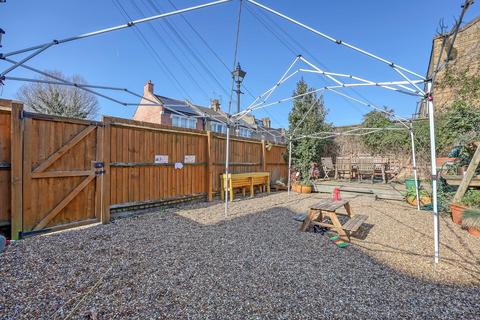 1 bedroom flat to rent, Bow Road, Bow E3