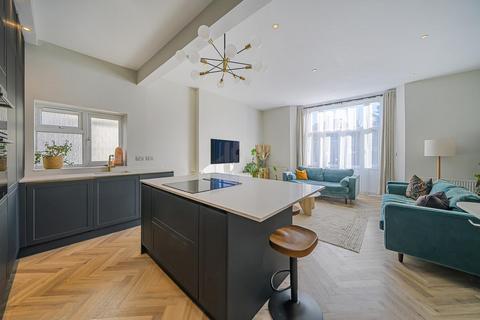 34a Bromley Road, Beckenham, BR3 5JD