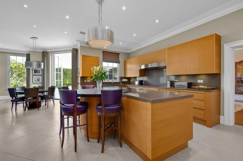 Kitchen/Breakfast Rm