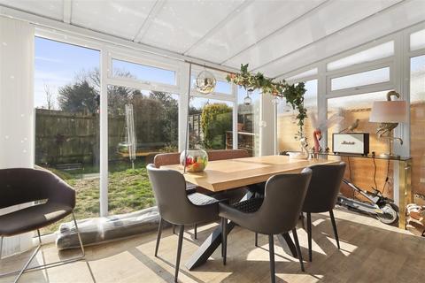 1 Abbey Path, Hailsham, BN27 1JQ