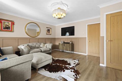 1 Abbey Path, Hailsham, BN27 1JQ