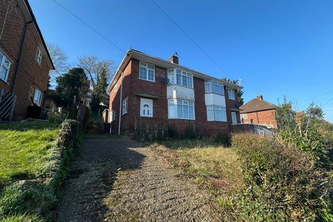 3 bedroom semi-detached house to rent, Whitelands Road, High Wycombe