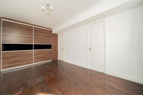 4 bedroom flat to rent, Edgware Road, London W2