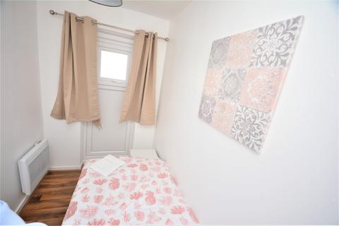 2 bedroom flat to rent, Overbury Street, London E5