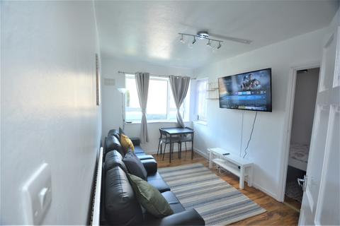 2 bedroom flat to rent, Overbury Street, London E5