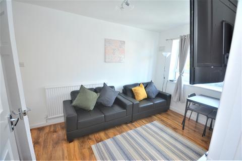 2 bedroom flat to rent, Overbury Street, London E5