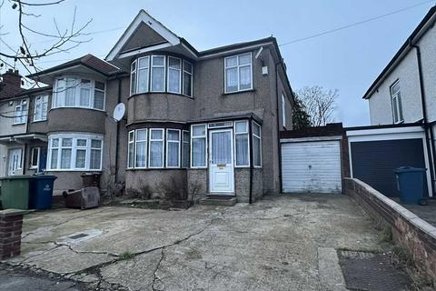 3 bedroom semi-detached house to rent, Christchurch Avenue, Harrow