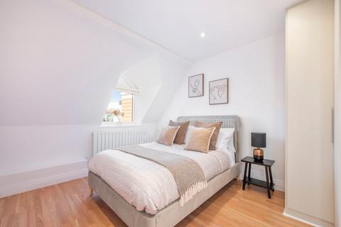 3 bedroom flat for sale, Canfield Place, South Hampstead, London