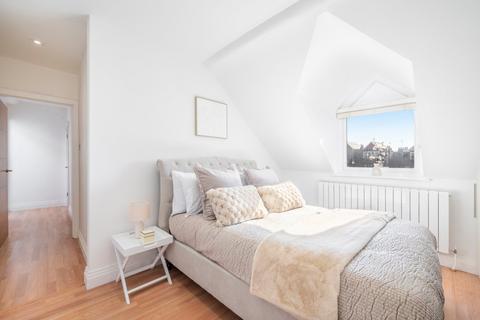 3 bedroom flat for sale, Canfield Place, South Hampstead, London