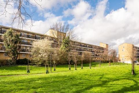 1 bedroom flat for sale, Neville Close, London, SE15