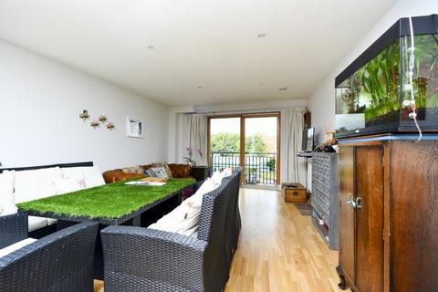 2 bedroom flat for sale, The Zinc Building, Bankwell Road, London, SE13