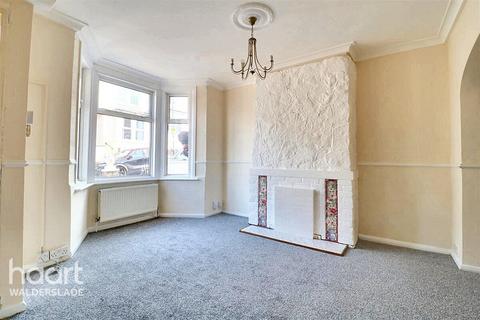 2 bedroom terraced house to rent, Sturla Road, Chatham