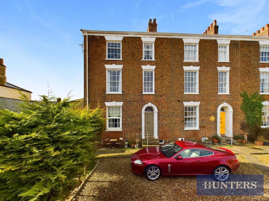 CAM03696 G0-PR0436-STILL013.jpg