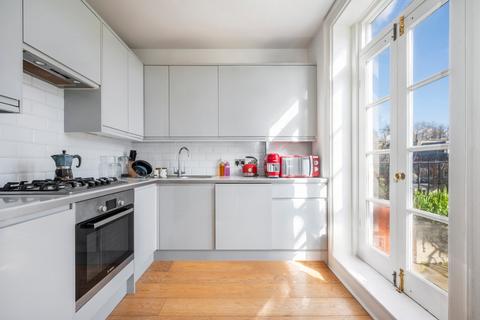 2 bedroom flat for sale, Camden Road, London