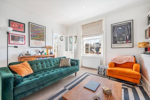 2 bedroom flat for sale, Camden Road, London