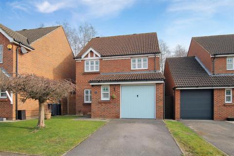 3 bedroom detached house for sale, Azalea Close, Havant PO9