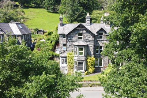 undefined, Betws Y Coed