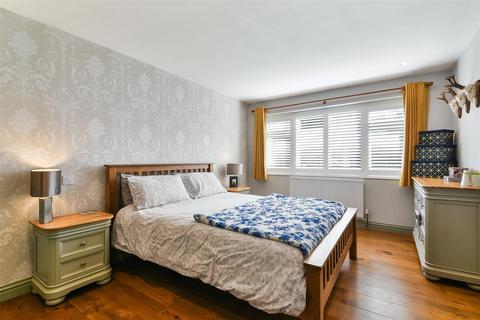 6 Saltash Close, Cheam, Sutton, SM1 2JL