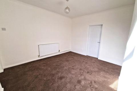 2 bedroom terraced house to rent, Wortley Road, High Green