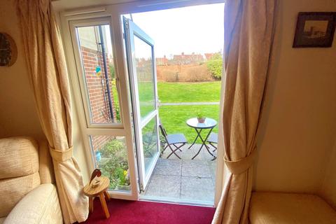 1 bedroom apartment for sale, Faregrove Court Grove Road, Fareham PO16