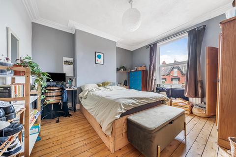 21 Roundhay View, Leeds, LS8 4DX