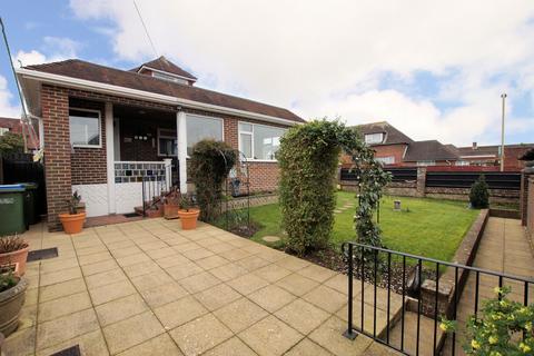 2 bedroom detached bungalow for sale, Leith Avenue, Fareham PO16