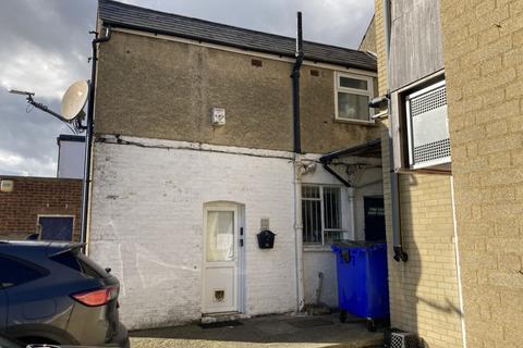 1 bedroom flat for sale, 1A Main Road, Hoo, Rochester, Kent ME3 9AA