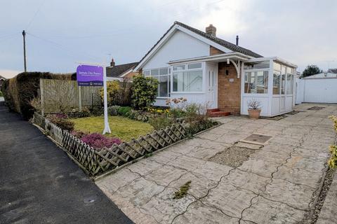 2 bedroom detached house for sale, Meadow Way, Stone