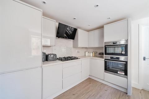 4 bedroom terraced house for sale, Strode Road, London, NW10