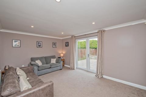 4 bedroom detached house for sale, Leeds Road, Liversedge, West Yorkshire, WF15